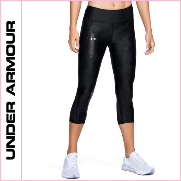 Under Armour Pants - Under Armour Heatgear Fly By Print Capri Leggings